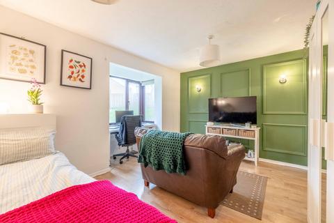 Studio to rent, Maypole Road, Taplow SL6