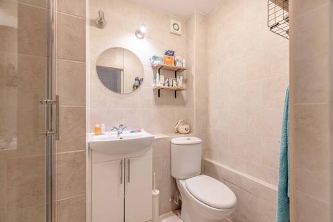 Studio to rent, Maypole Road, Taplow SL6