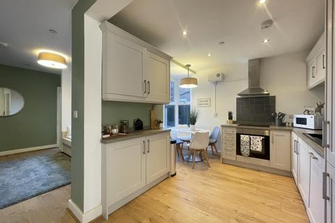 2 bedroom flat for sale, Crosby Road, Nottingham, NG2