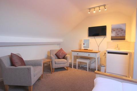 1 bedroom in a house share to rent, Bootham Guest House,  Bootham Crescent, York