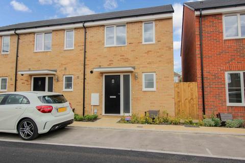 2 bedroom end of terrace house to rent, Homeleaze, Swindon SN1