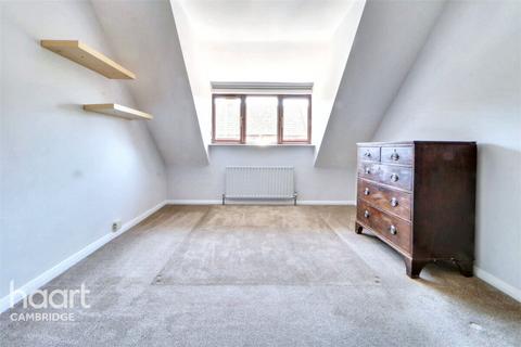 2 bedroom semi-detached house to rent, Banff Close, CAMBRIDGE