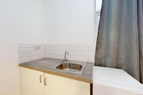 Flat share to rent, Sangley Road