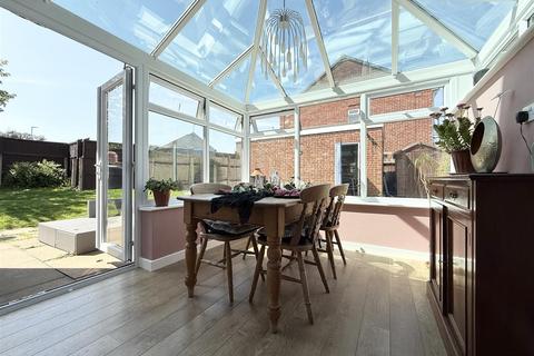 3 bedroom detached house for sale, Oaks Drive, Blaby LE8