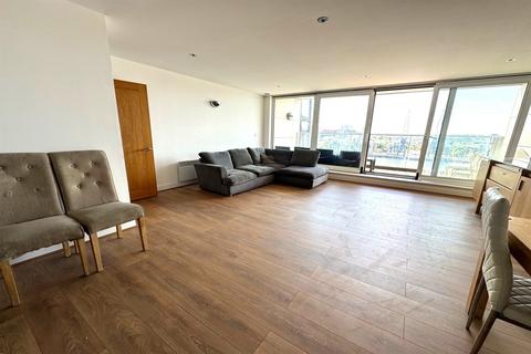2 bedroom apartment to rent, Capital East Apartments, E16