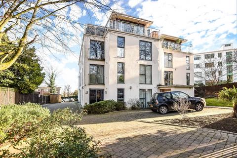 3 bedroom flat to rent, 23- 25 Taymount Rise Forest Hill SE23