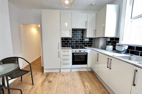 2 bedroom maisonette to rent, Woodbury Street, London SW17