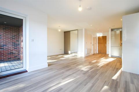 Studio to rent, Hills Road, Cambridge CB2