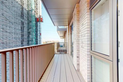 2 bedroom flat to rent, Eden Place