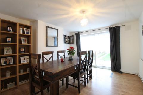 3 bedroom semi-detached house to rent, High Wycombe HP13