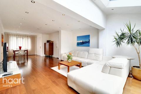 3 bedroom detached house for sale, Cosgrove Close, Hayes
