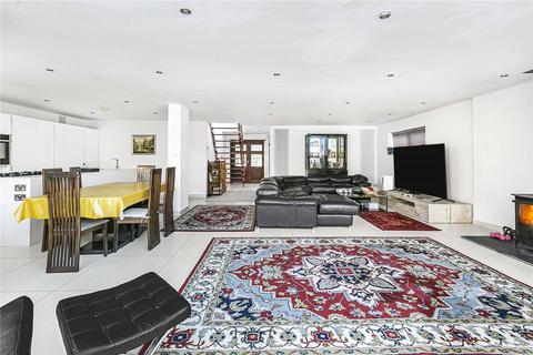 5 bedroom bungalow for sale, Covert Way, Hadley Wood, Hertfordshire, EN4