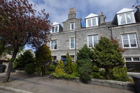 4 bedroom flat to rent, Balmoral Place, Aberdeen, AB10