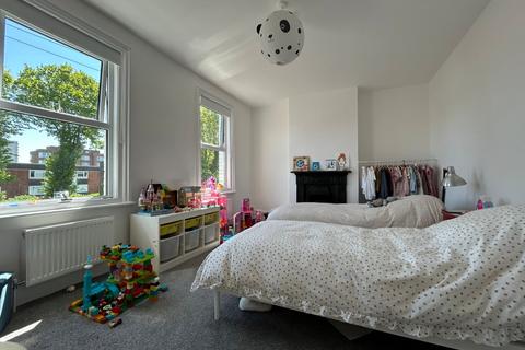 2 bedroom end of terrace house to rent, Church Road, Ramsgate, Kent, CT11
