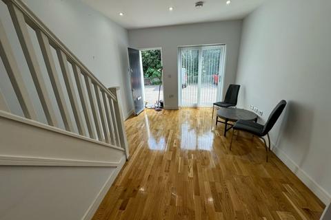 1 bedroom mews to rent, Evans Court, Sherman Close, Dartford,, DA1