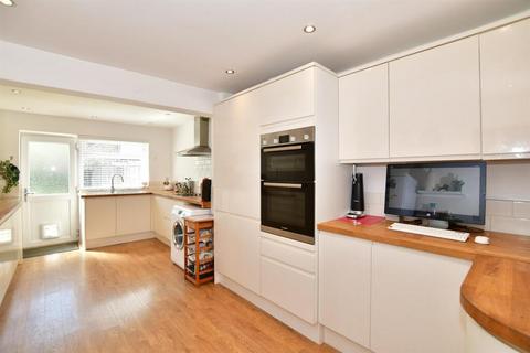 4 bedroom detached house for sale, Knaves Acre, Headcorn, Ashford, TN27