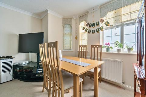 2 bedroom flat for sale, Early,  Reading,  Berkshire,  RG6