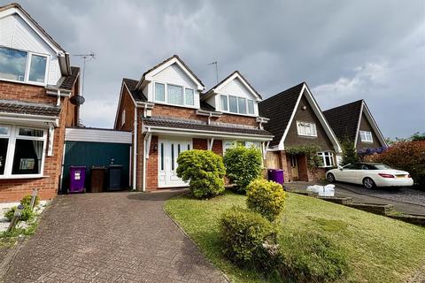 3 bedroom detached house to rent, 36 Bramstead Avenue, Compton