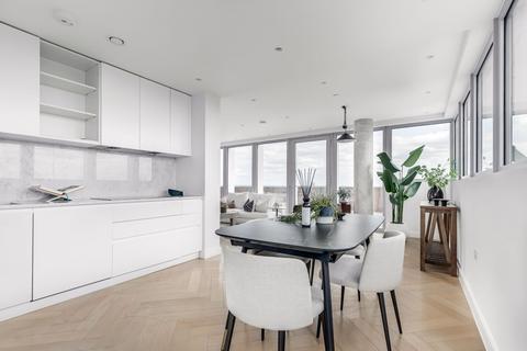 3 bedroom flat to rent, Maple Path, London, E5