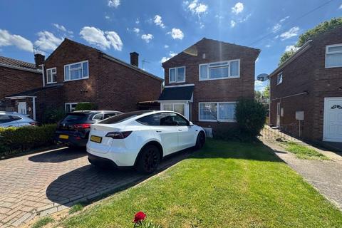 3 bedroom detached house to rent, Apple Tree Close, Yaxley