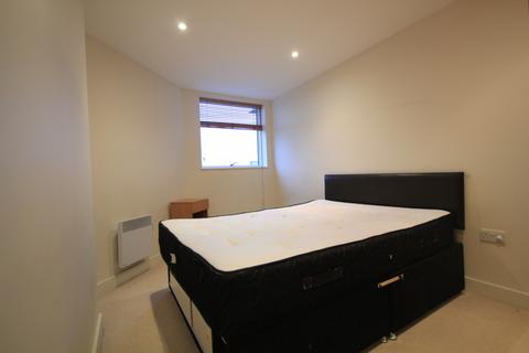 2 bedroom apartment to rent, Projection West, Reading RG1