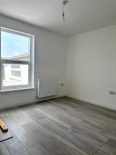 4 bedroom end of terrace house to rent, Castle Street, Hampshire SO14