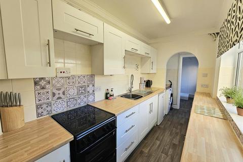 2 bedroom terraced house to rent, Kingsland Terrace, Leeman Road