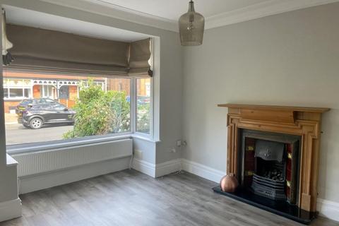 3 bedroom house to rent, Beech Avenue, Manchester