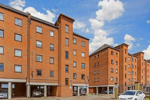 2 bedroom apartment to rent, West Street Gravesend DA11