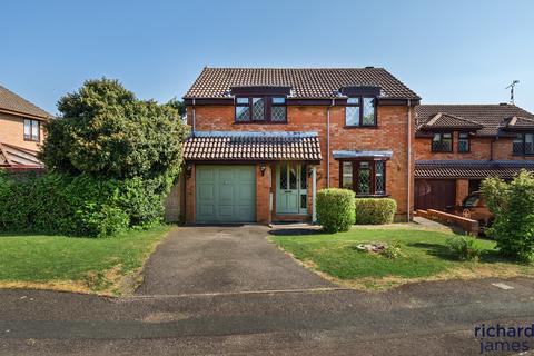 Southernwood Drive, Woodhall Park, Swindon, SN2