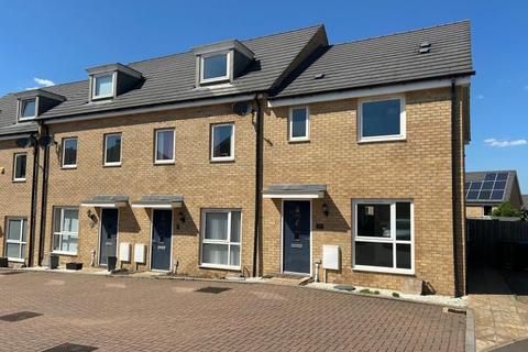 3 bedroom end of terrace house to rent, Madura Gardens, Whitehouse Park