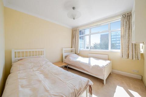 2 bedroom flat for sale, The Knoll, Ealing, London, W13