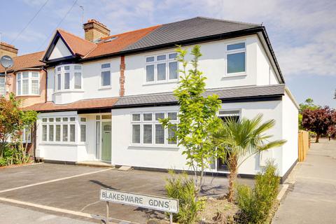 3 bedroom end of terrace house for sale, Blakesware gardens