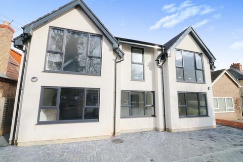 2 bedroom apartment to rent, Cambridge Road, Cambridge CB22