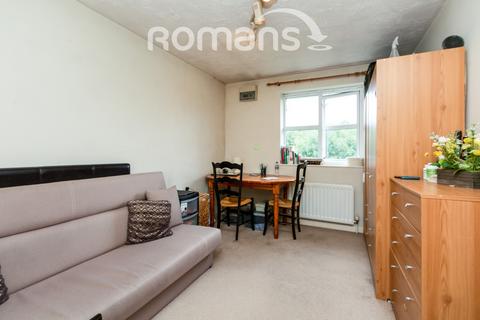 2 bedroom flat to rent, Lime Gardens, Basingstoke, RG21