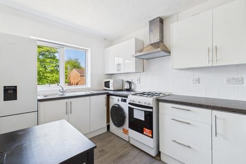 2 bedroom flat to rent, Pershore Road, Popley, Basingstoke, RG24