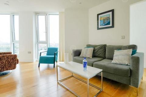 2 bedroom flat to rent, Sky View Tower