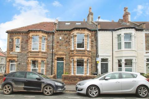 4 bedroom terraced house to rent, Camden Road, Bristol BS3