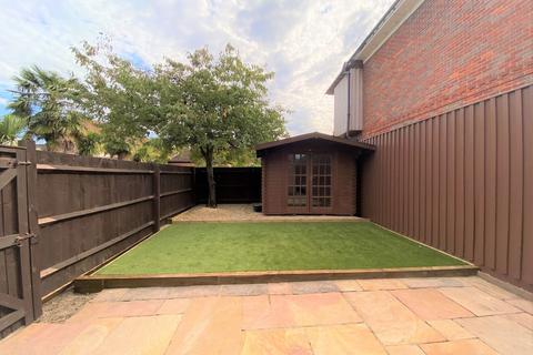 4 bedroom semi-detached house to rent, Old Town Close, Beaconsfield, HP9