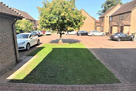 4 bedroom semi-detached house to rent, Old Town Close, Beaconsfield, HP9