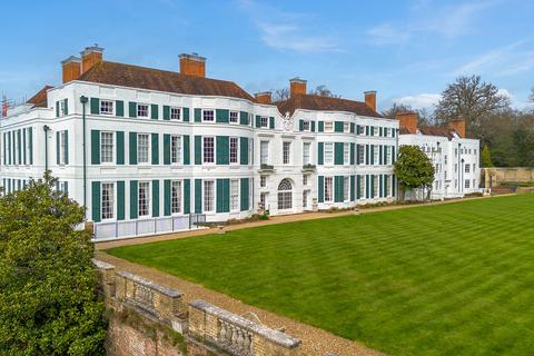 2 bedroom apartment to rent, Nashdom Lane, Burnham, Buckinghamshire SL1 8NJ