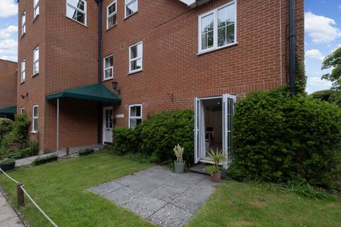 1 bedroom flat for sale, Chapel Road, Hothfield, Ashford, Kent, TN25