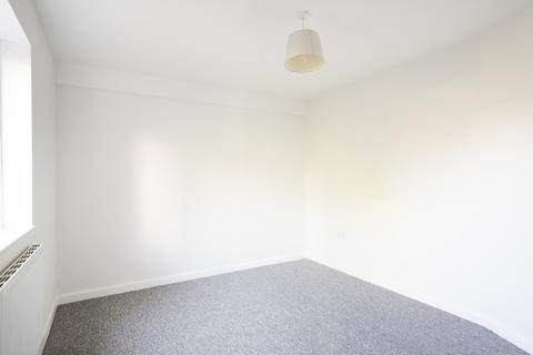 2 bedroom flat to rent, Hampton Road, Redland