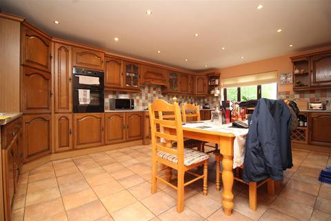 4 bedroom detached house to rent, Gas Lane, Thorney, Peterborough