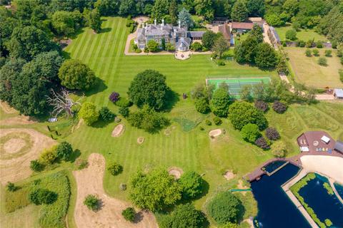 7 bedroom detached house to rent, St Mary's Road, Middle Green, Slough, Berkshire, SL3