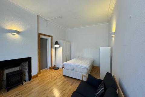 Studio to rent, Great King Street, New Town, Edinburgh, EH3