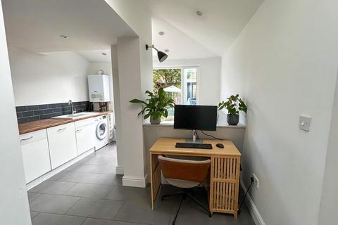 2 bedroom end of terrace house to rent, Oxford Road, Cambridge