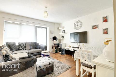 2 bedroom apartment for sale, Rectory Park Avenue, Northolt
