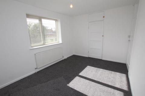 4 bedroom semi-detached house to rent, Gill Avenue, Bristol BS16