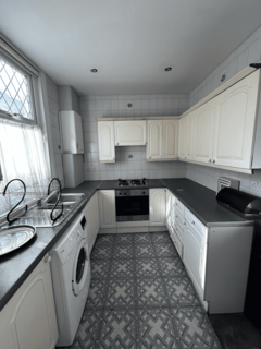 3 bedroom terraced house to rent, Dawlish Avenue, Leeds, LS9